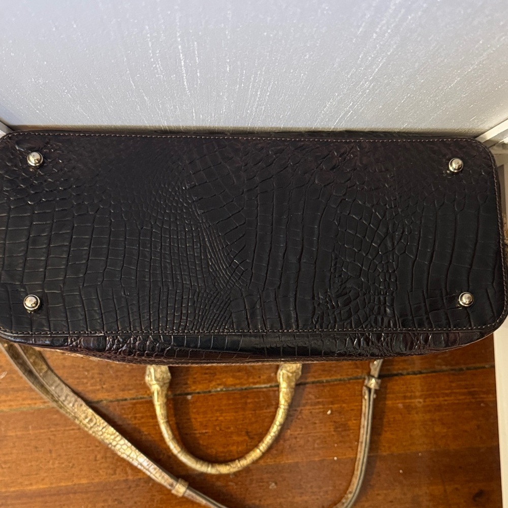 Elegant Brahmin Crocodile Pattern Handbag - Black and Gold - Picture 4 of 5